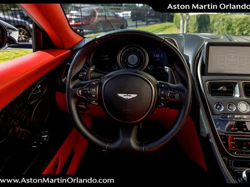 Used 2019 Aston Martin DB11 Volante image 11
