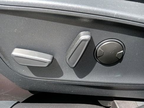 Used 2025 Ford Escape ST-Line FWD image 16