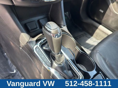 Used 2018 Chevrolet Cruze Premier FWD image 17