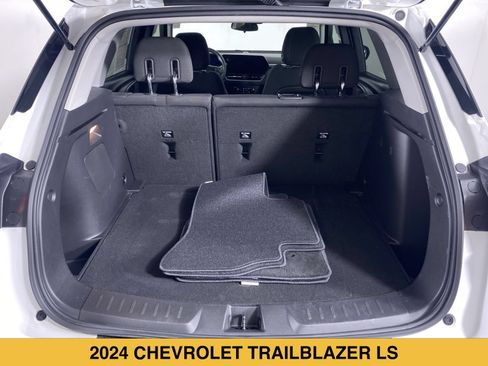 Certified 2024 Chevrolet TrailBlazer LS w/ LS Convenience Package FWD image 13