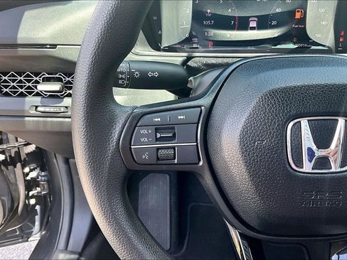 Used 2025 Honda Accord SE image 11