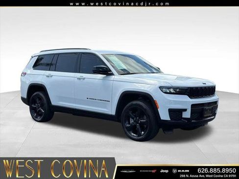 Certified 2023 Jeep Grand Cherokee L Laredo AWD/4WD image 1