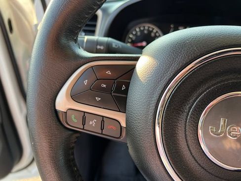 Used 2015 Jeep Renegade Latitude w/ Popular Equipment Group FWD image 13