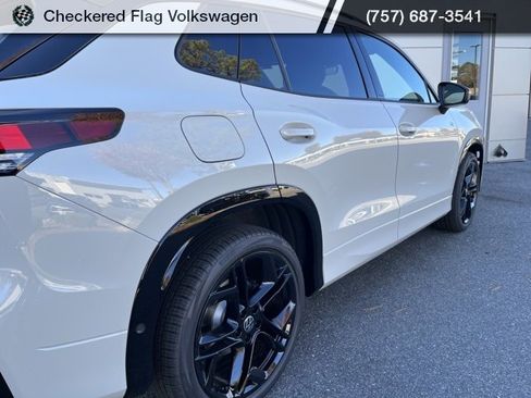 New 2026 Volkswagen Tiguan SE R-Line image 8