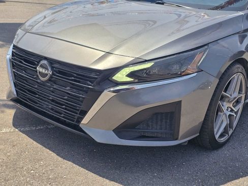 Used 2023 Nissan Altima 2.5 SL FWD image 10