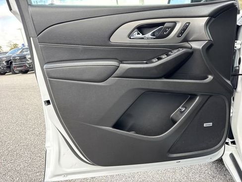 Used 2023 Chevrolet Traverse Premier image 39