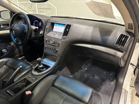 Used 2011 INFINITI G37 Sport image 12