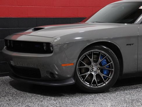Used 2017 Dodge Challenger SRT image 19