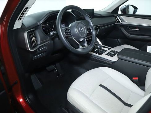 Certified 2025 MAZDA CX-70 Plug-In Hybrid w/ Premium Pkg image 30