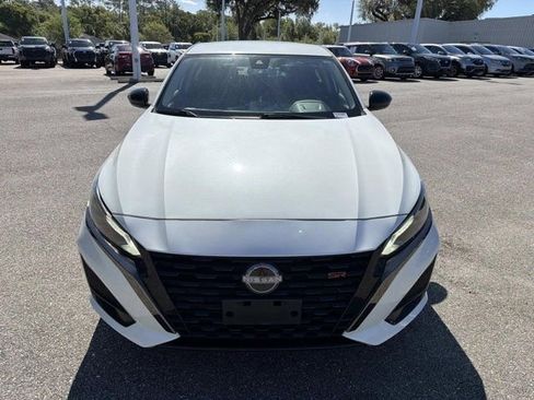 Used 2023 Nissan Altima 2.5 SR FWD image 6