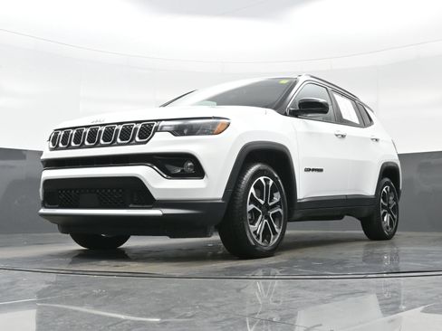 Used 2023 Jeep Compass Limited AWD/4WD image 27