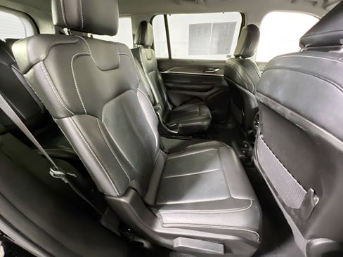 Used 2023 Jeep Grand Cherokee L Limited w/ Luxury Tech Group II image 28