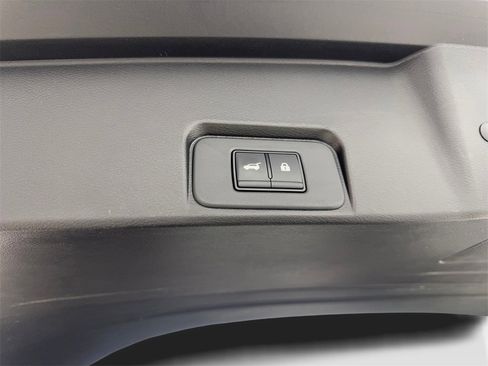 Used 2024 Nissan Rogue SL image 87