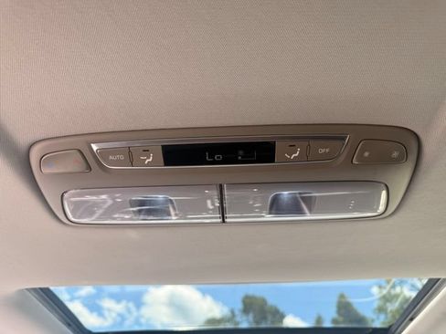 Used 2025 Kia Telluride S FWD image 14