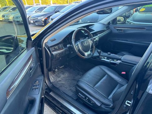 Used 2014 Lexus ES 350 w/ Premium Package image 10