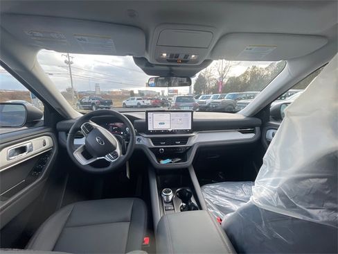 New 2026 Ford Explorer Active w/ Active Comfort Package image 16