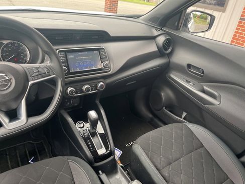 Used 2020 Nissan Kicks S FWD image 27