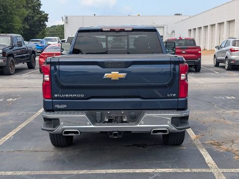 Used 2022 Chevrolet Silverado 1500 LTZ w/ Technology Package AWD/4WD image 6