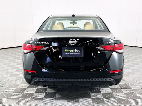 Used 2024 Nissan Sentra SV w/ SV Premium Package FWD image 7