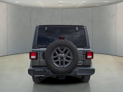 Used 2024 Jeep Wrangler Unlimited Sport AWD/4WD image 6