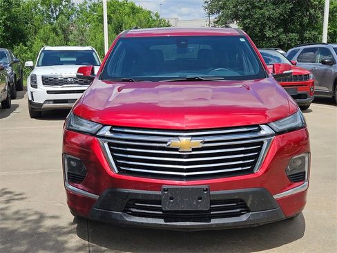 Used 2023 Chevrolet Traverse Premier image 3