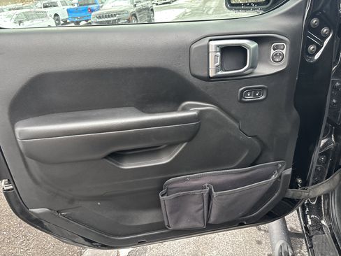 Used 2018 Jeep Wrangler Unlimited Sport S image 15