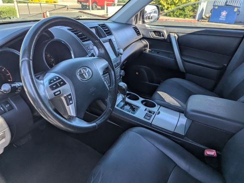 Used 2012 Toyota Highlander 4WD image 17