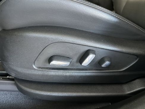 Certified 2025 Cadillac XT6 Premium Luxury image 16