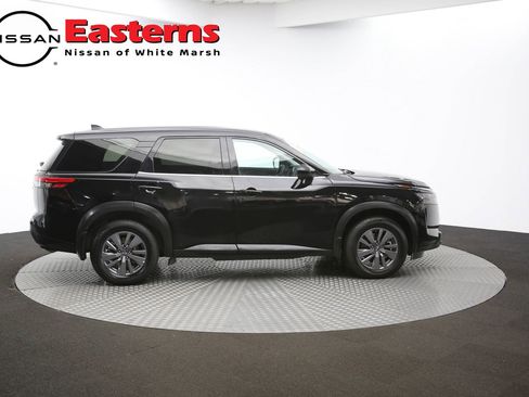 Used 2024 Nissan Pathfinder S image 55