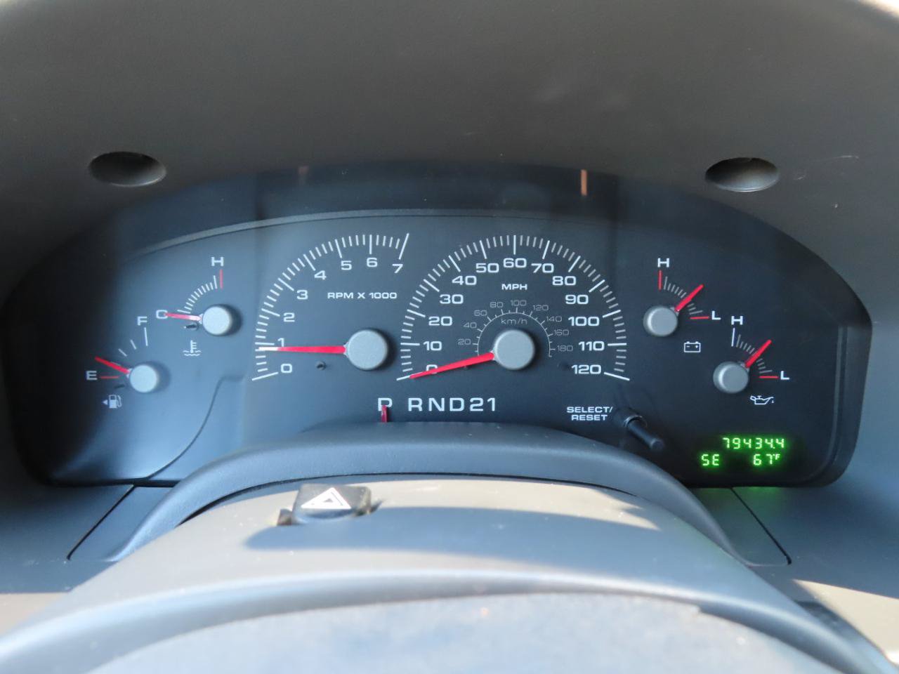 Used 2004 Ford Expedition XLT AWD/4WD image 31