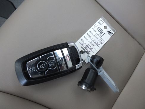 Used 2024 Lincoln Corsair FWD image 29