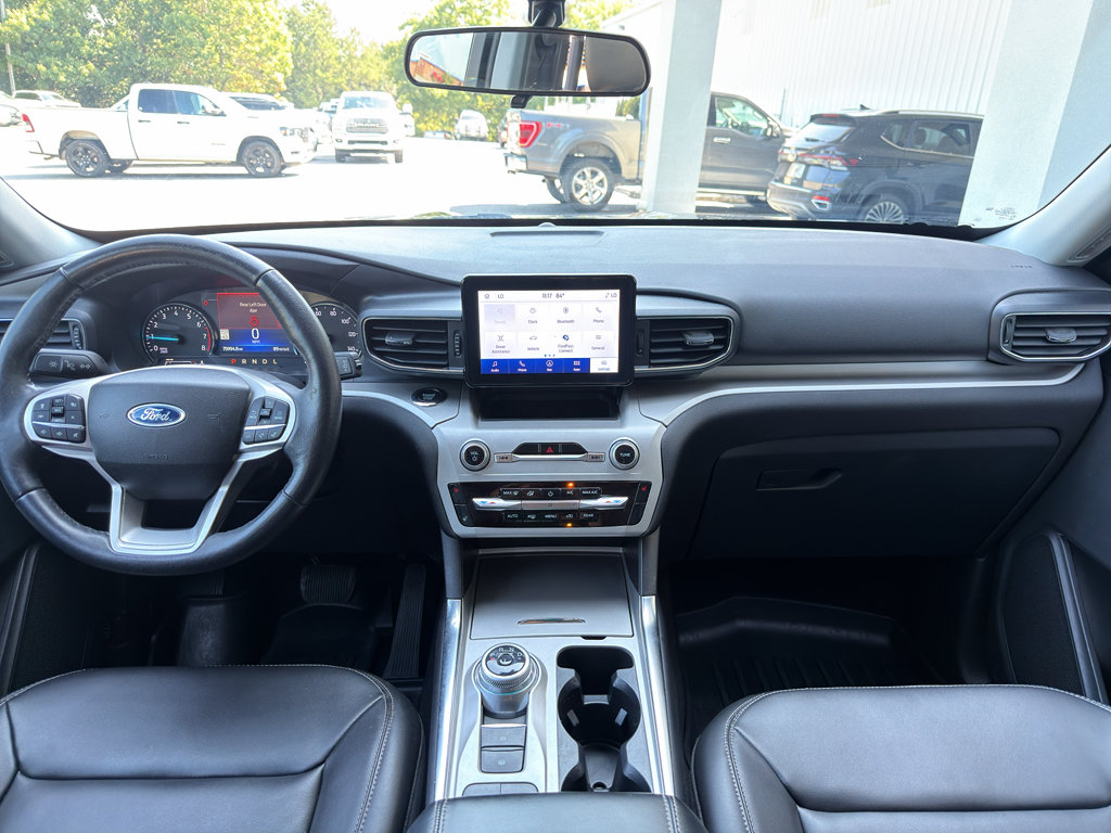 Used 2023 Ford Explorer XLT w/ Equipment Group 202A RWD image 11