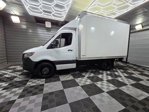 Used 2024 Mercedes-Benz Sprinter 4500 image 8
