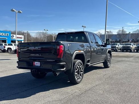 New 2026 GMC Sierra 2500 Denali Ultimate w/ LPO, Black Badging Package image 4