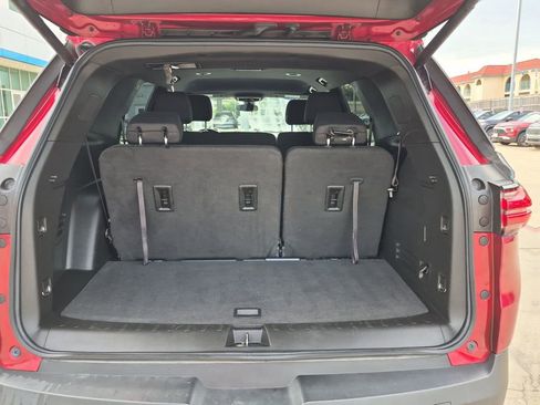 Used 2023 Chevrolet Traverse LT FWD image 23