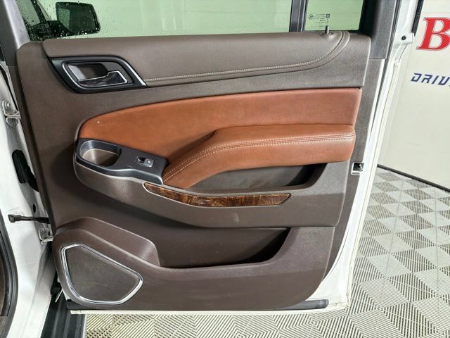 Used 2018 Chevrolet Suburban Premier AWD/4WD image 30