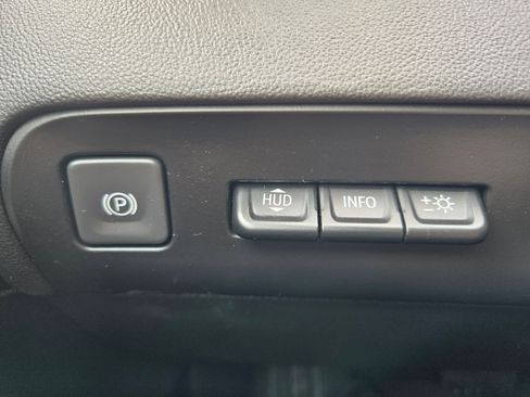 Used 2024 Buick Enclave Premium image 19