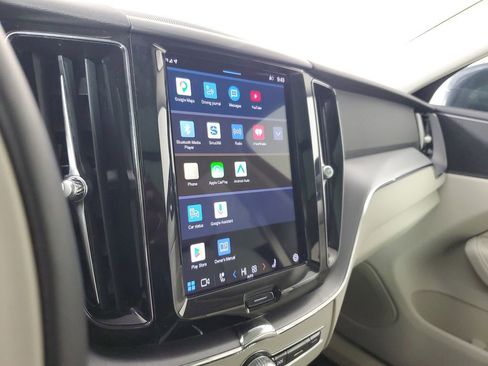 Used 2023 Volvo XC60 B5 Core w/ Climate Package image 30