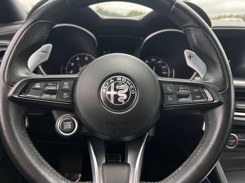 Used 2022 Alfa Romeo Stelvio Veloce AWD/4WD image 21