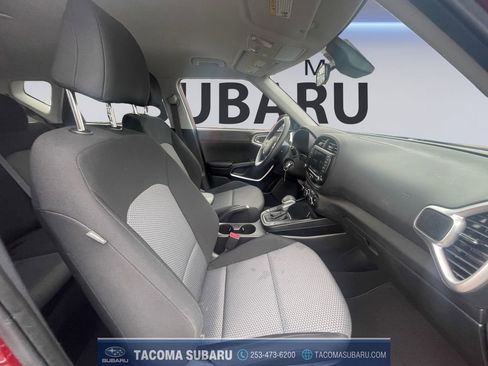 Used 2023 Kia Soul LX w/ LX Technology Package image 17