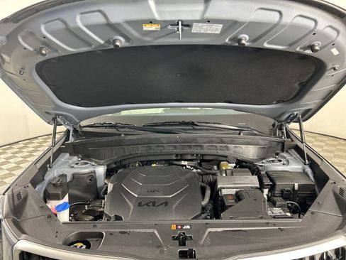Used 2023 Kia Telluride EX w/ EX Captain's Chair Package image 11