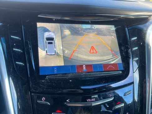 Used 2019 Cadillac Escalade Platinum image 12