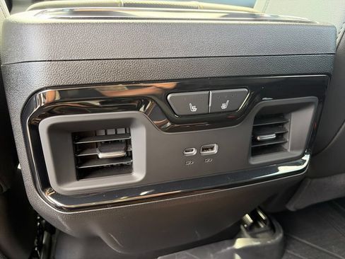 Used 2025 Chevrolet Silverado 2500 ZR2 w/ Technology Package AWD/4WD image 10