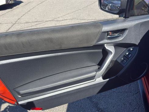 Used 2017 Toyota 86 RWD image 6