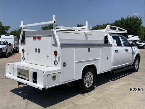 Used 2018 RAM 3500 Tradesman w/ Chrome Appearance Group RWD image 2