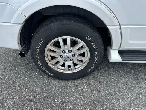 Used 2012 Ford Expedition Limited image 5