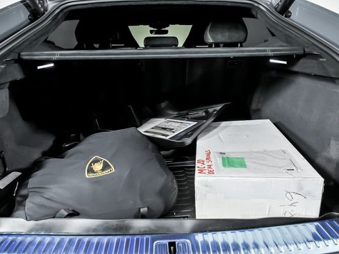 Used 2024 Lamborghini Urus Performante AWD/4WD image 17