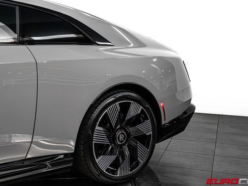 Used 2025 Rolls-Royce Spectre AWD/4WD image 15