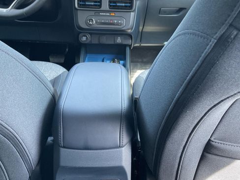 Used 2025 Ford Maverick XLT w/ Equipment Group 301A AWD/4WD image 16
