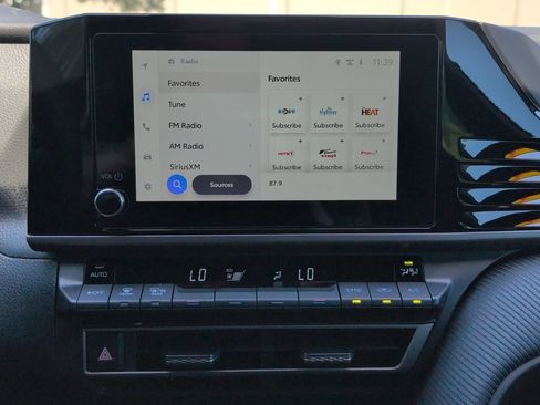 Used 2025 Toyota Camry SE w/ Convenience Package FWD image 17